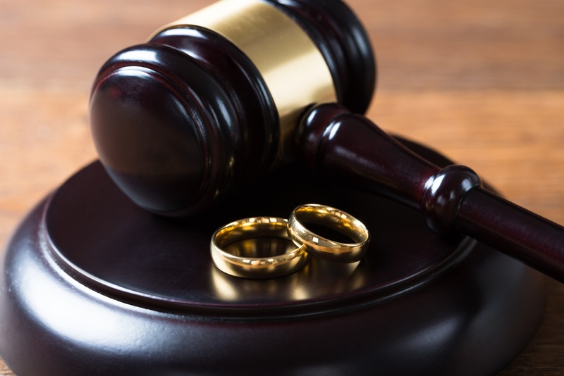 Who Gets the Engagement and Wedding Rings in the Divorce?