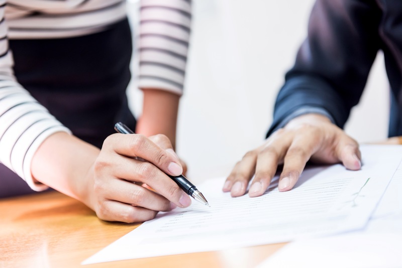 Should You Sign a Prenuptial Agreement?