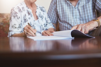 Understanding Living Wills and Healthcare Surrogates in Florida: Empowering Your Healthcare Decisions